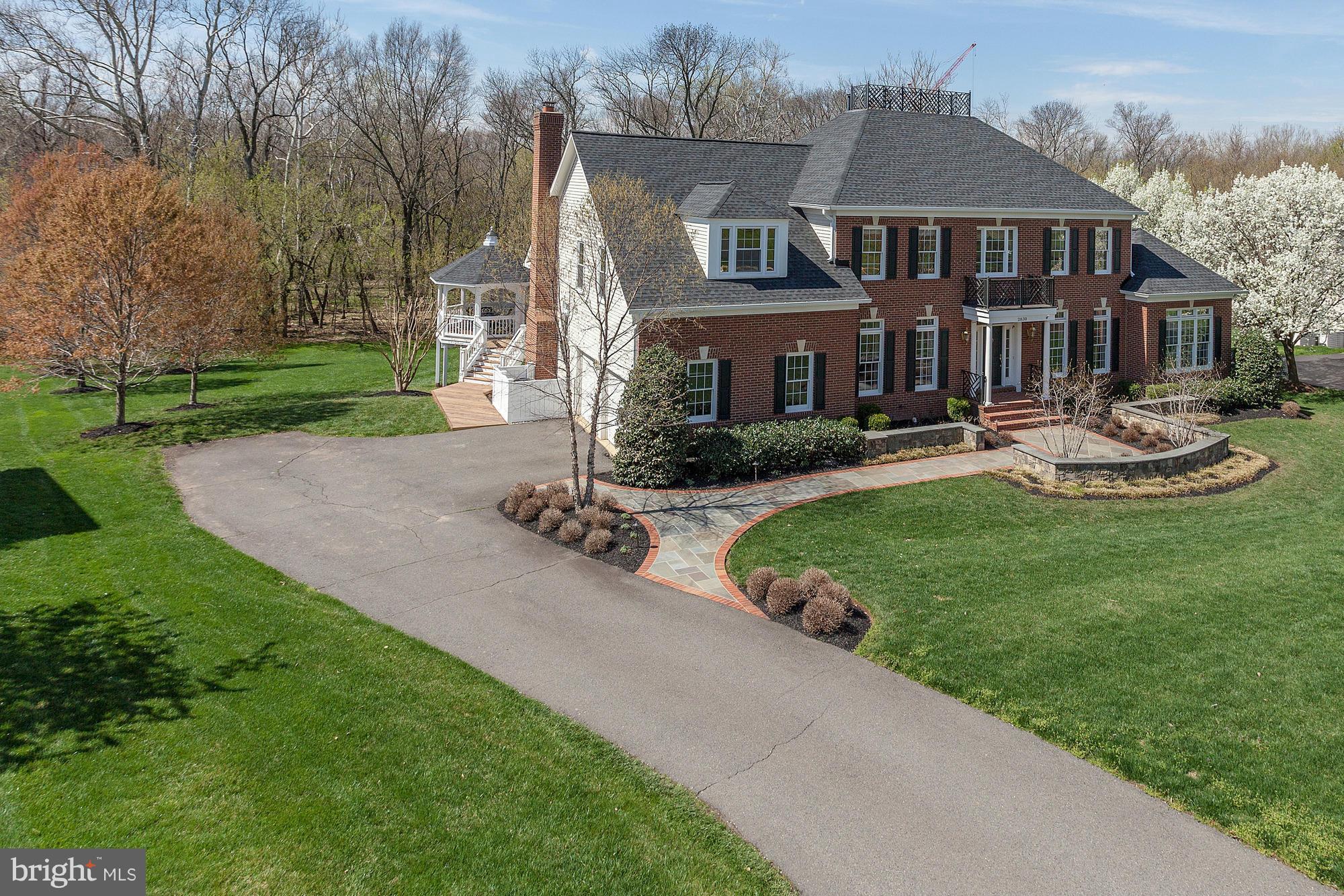 MUSTANG CROSSING - Residential