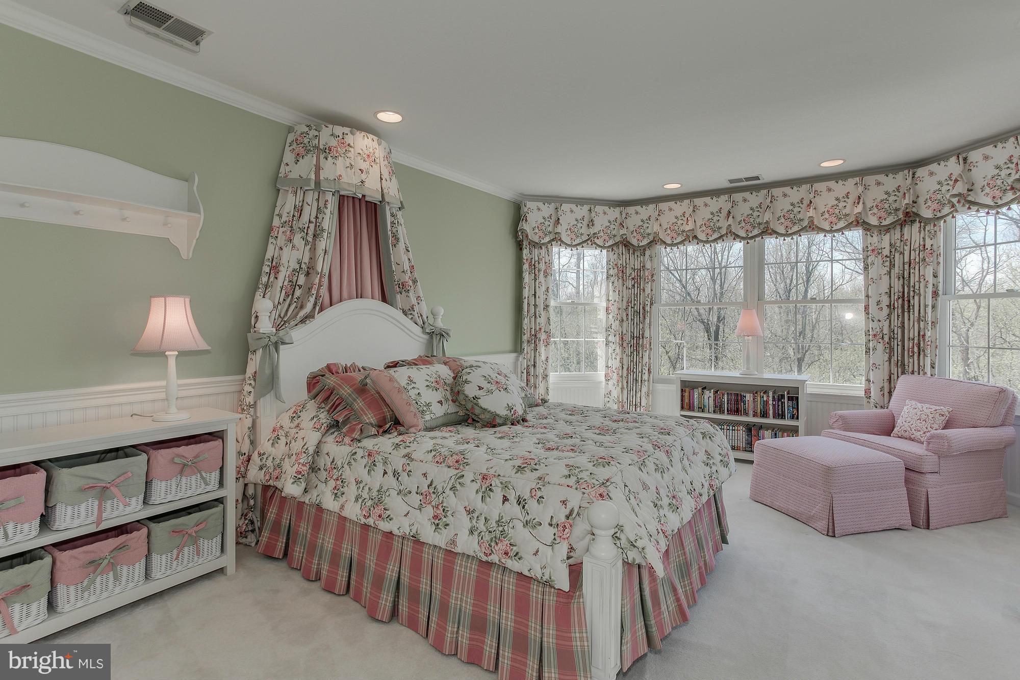 MUSTANG CROSSING - Residential