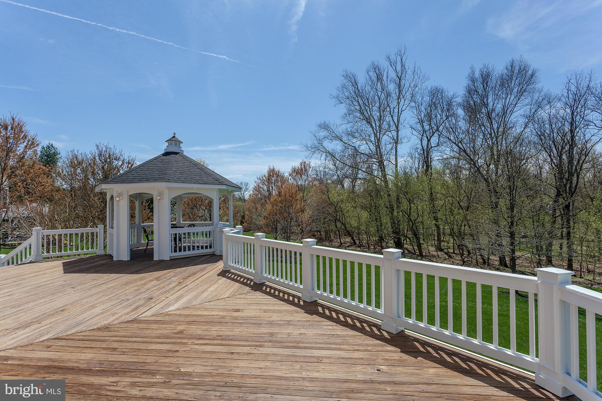 MUSTANG CROSSING - Residential