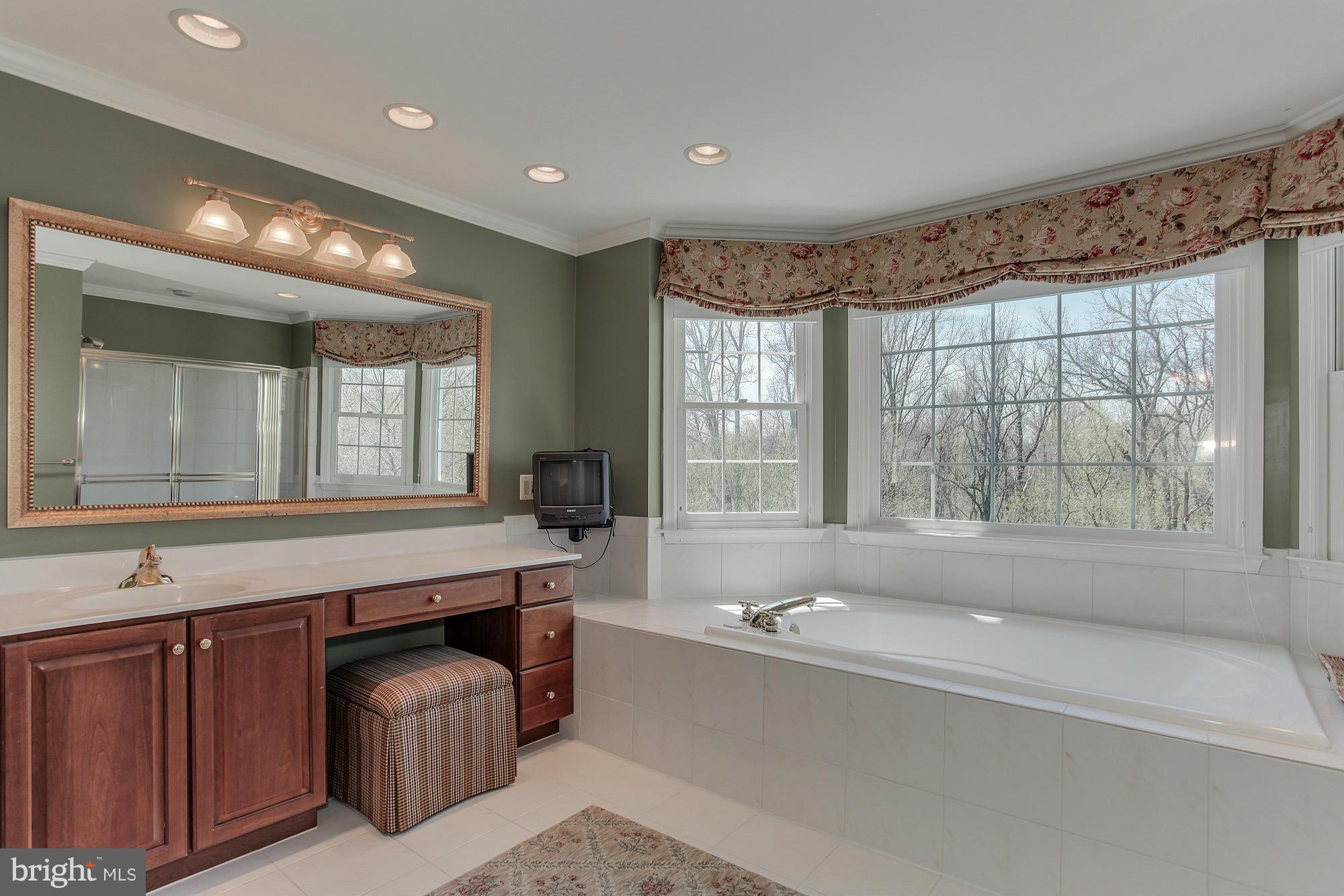 MUSTANG CROSSING - Residential