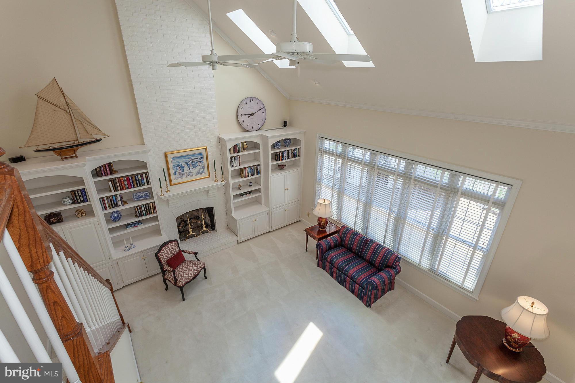 MUSTANG CROSSING - Residential