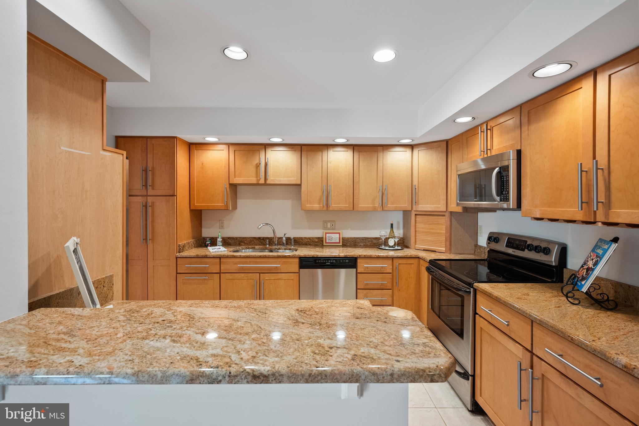 TOWNES OF MOOREFIELD - Residential