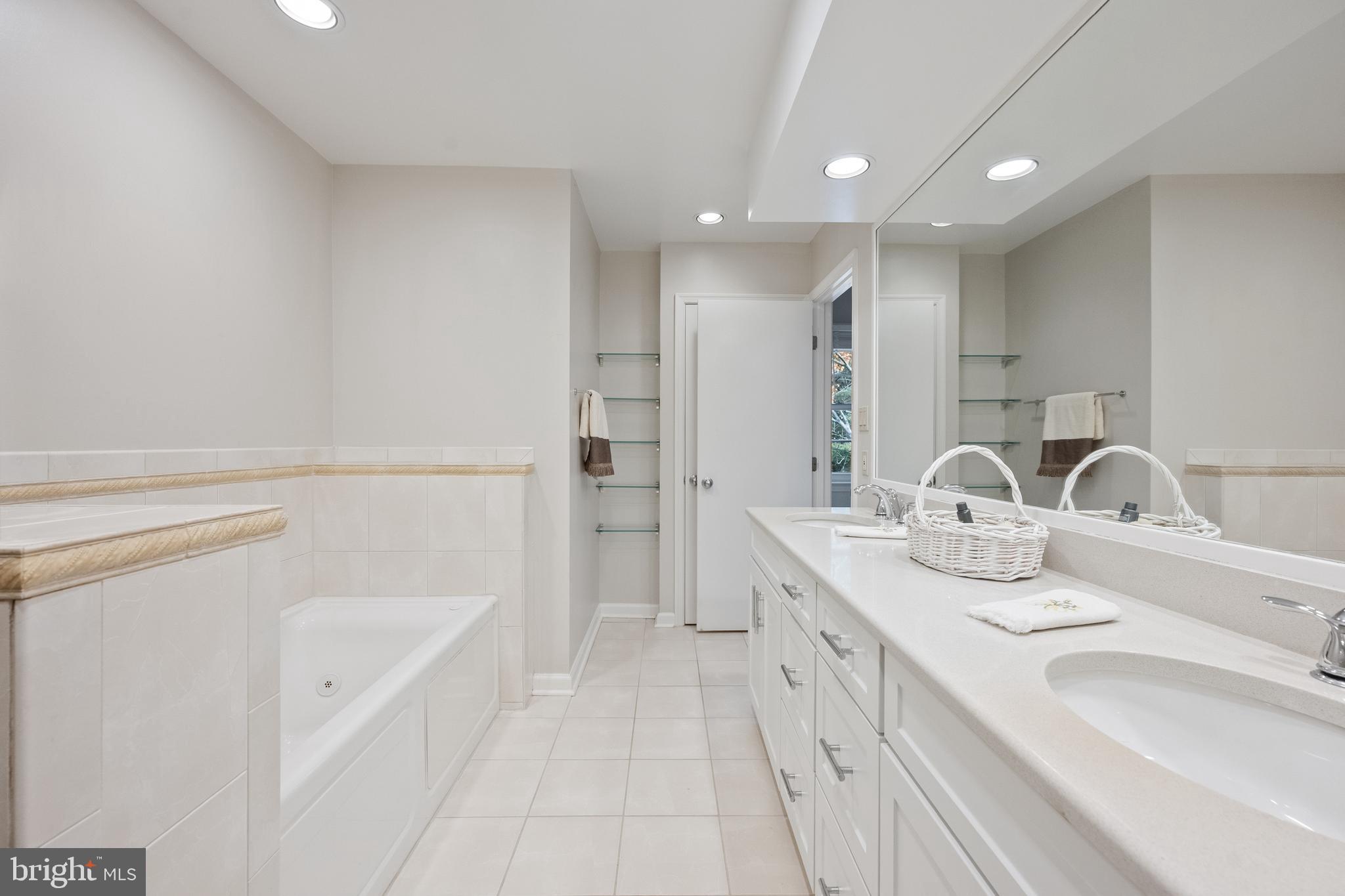 TOWNES OF MOOREFIELD - Residential