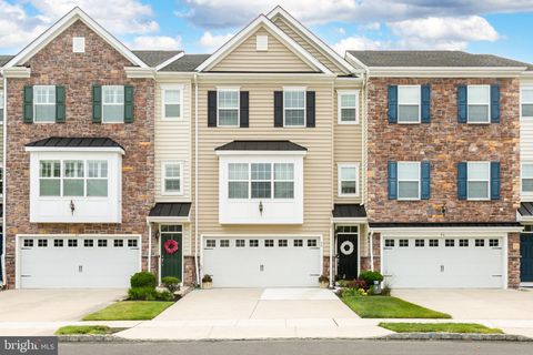 Photo of 48 Keegan Court, MARLTON, NJ 08053 (MLS # NJBL2098738) Photo of 48 Keegan Court, MARLTON, NJ 08053 (MLS # NJBL2098738)
