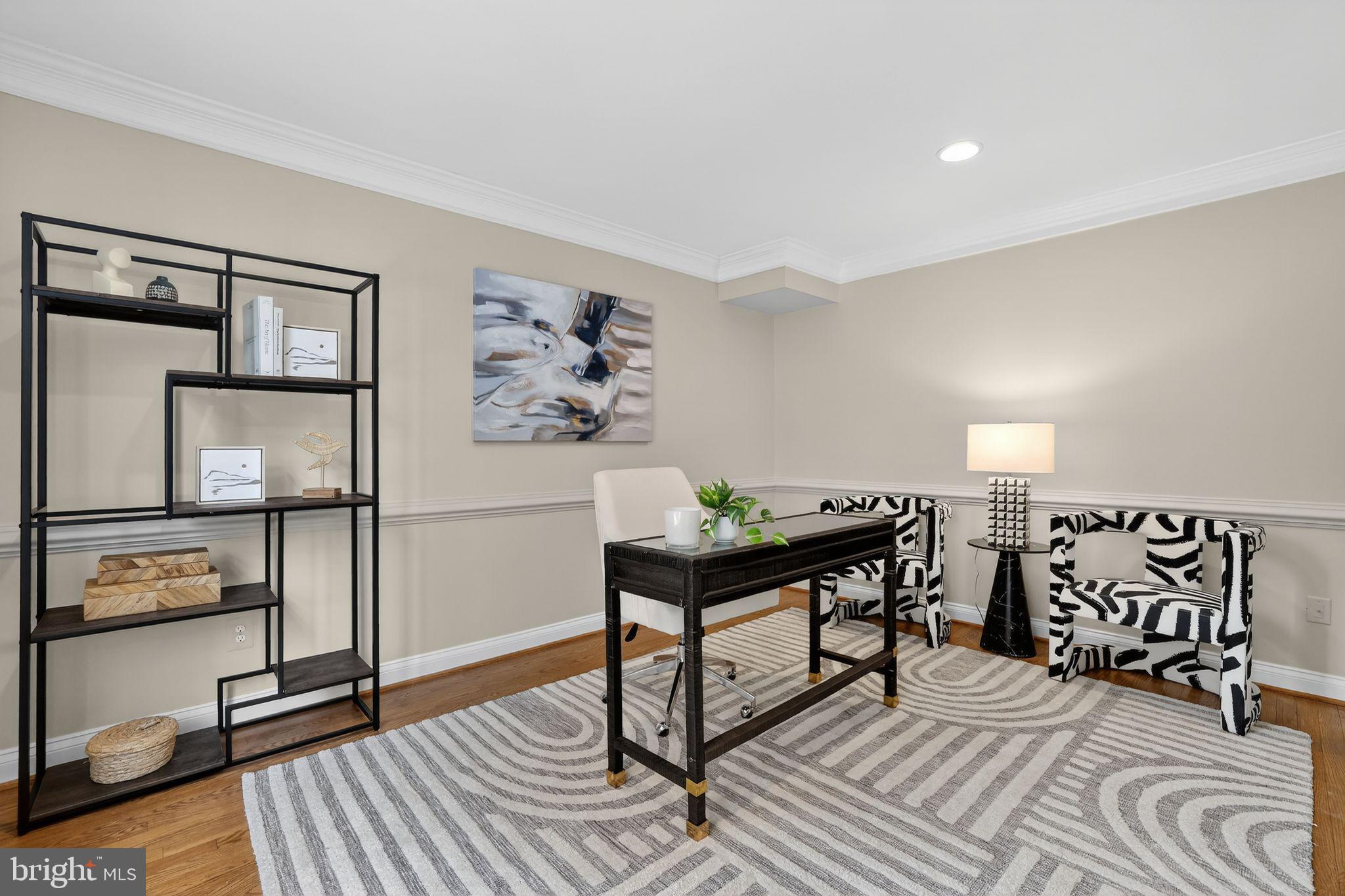 1220 ROUNDHOUSE LANE