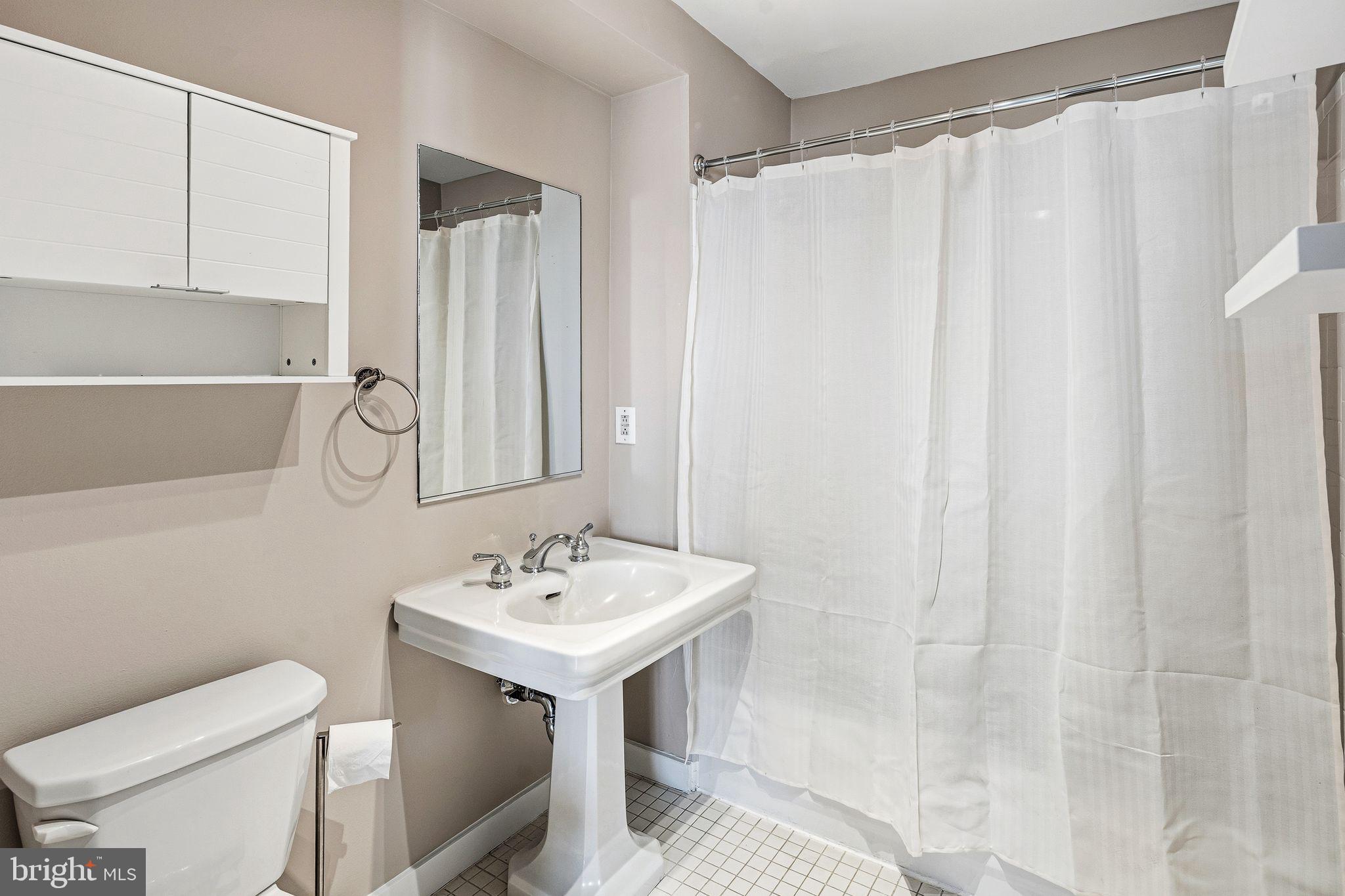 331 N FRONT STREET 1