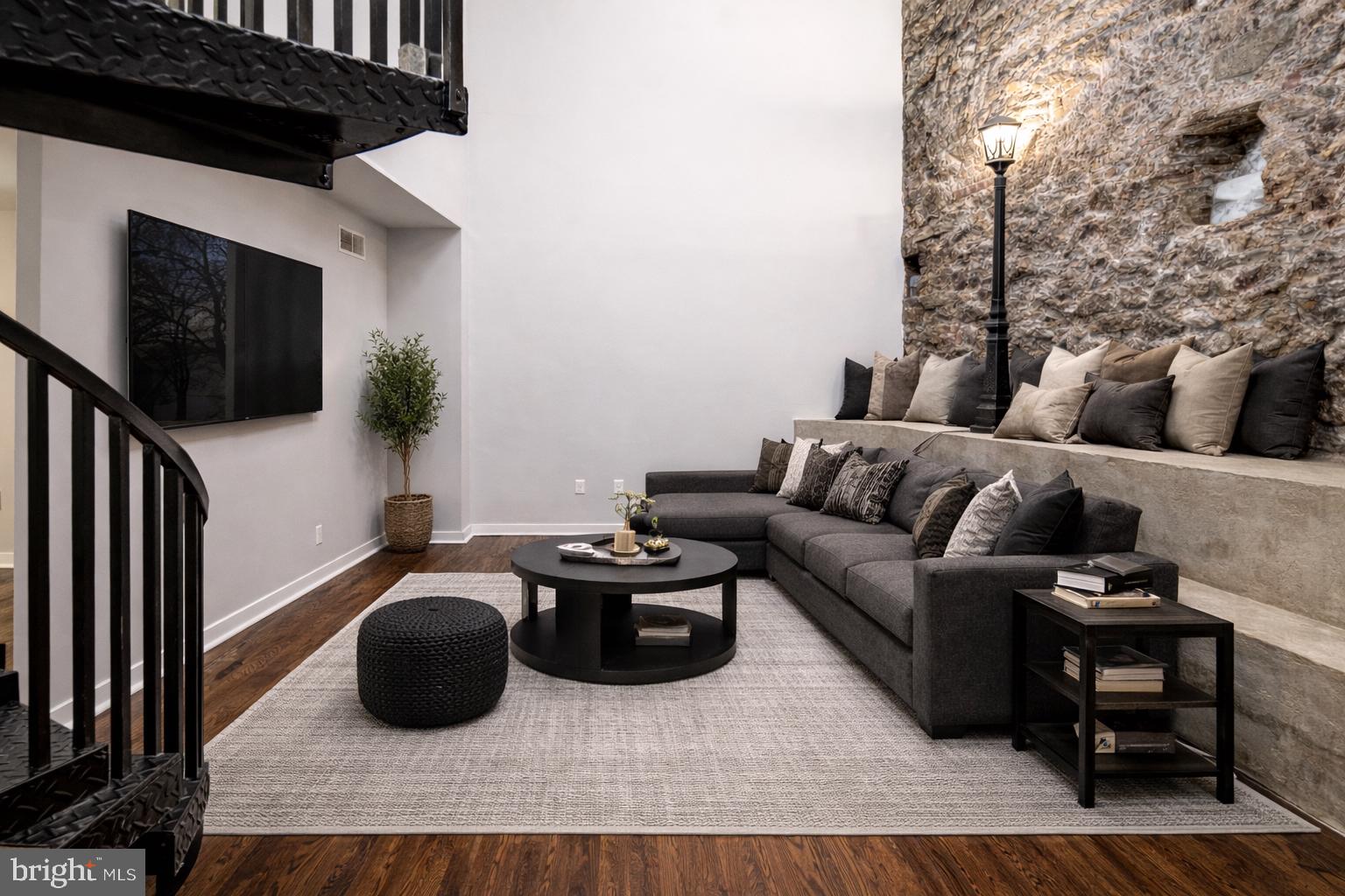 OLD CITY - Residential