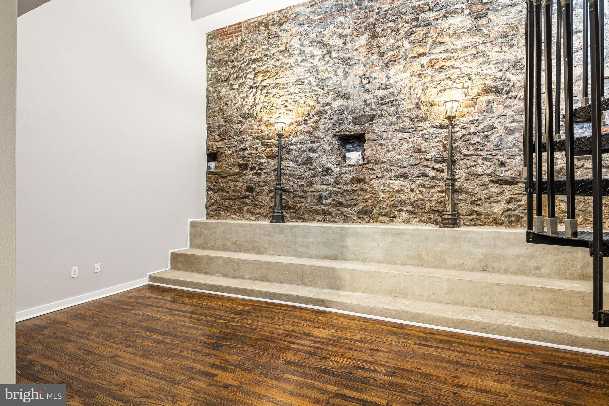 OLD CITY - Residential