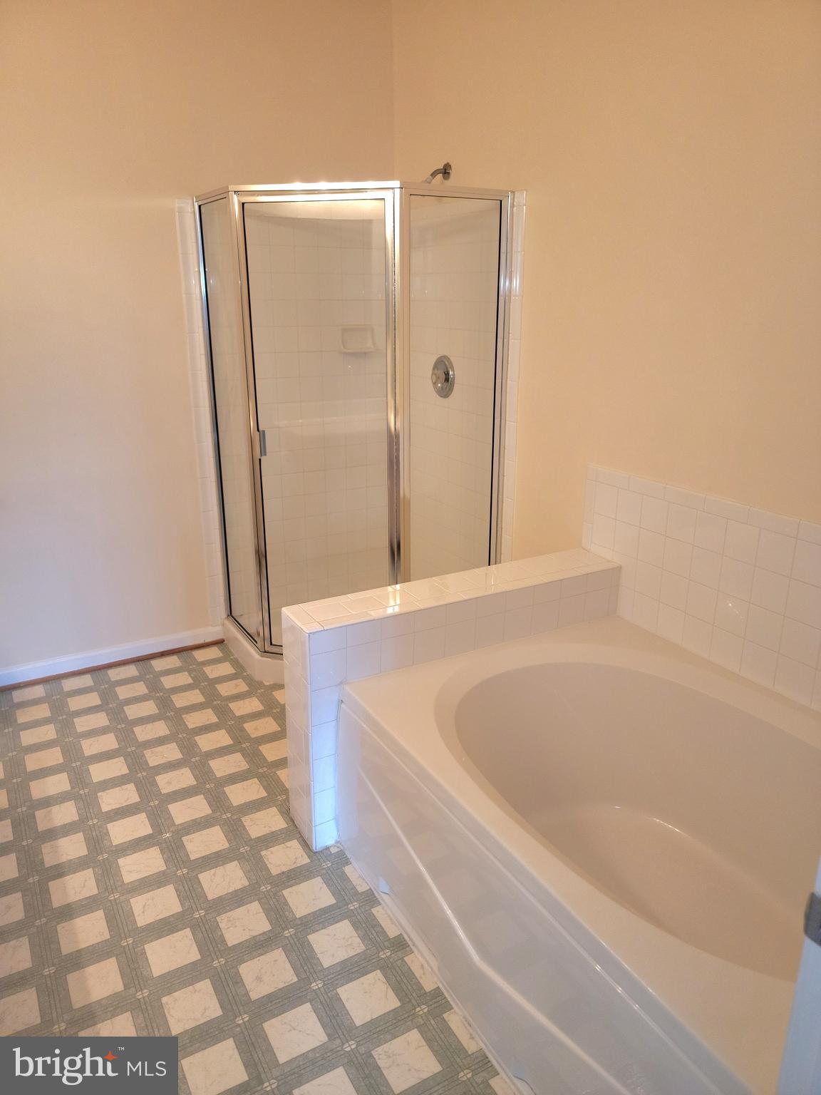 DEVON COURT - Residential