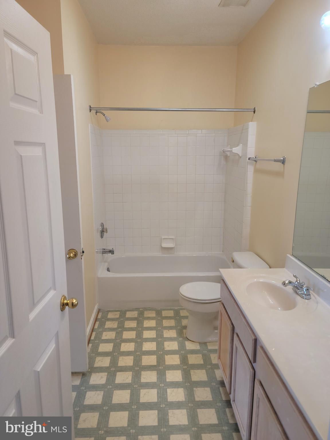 DEVON COURT - Residential