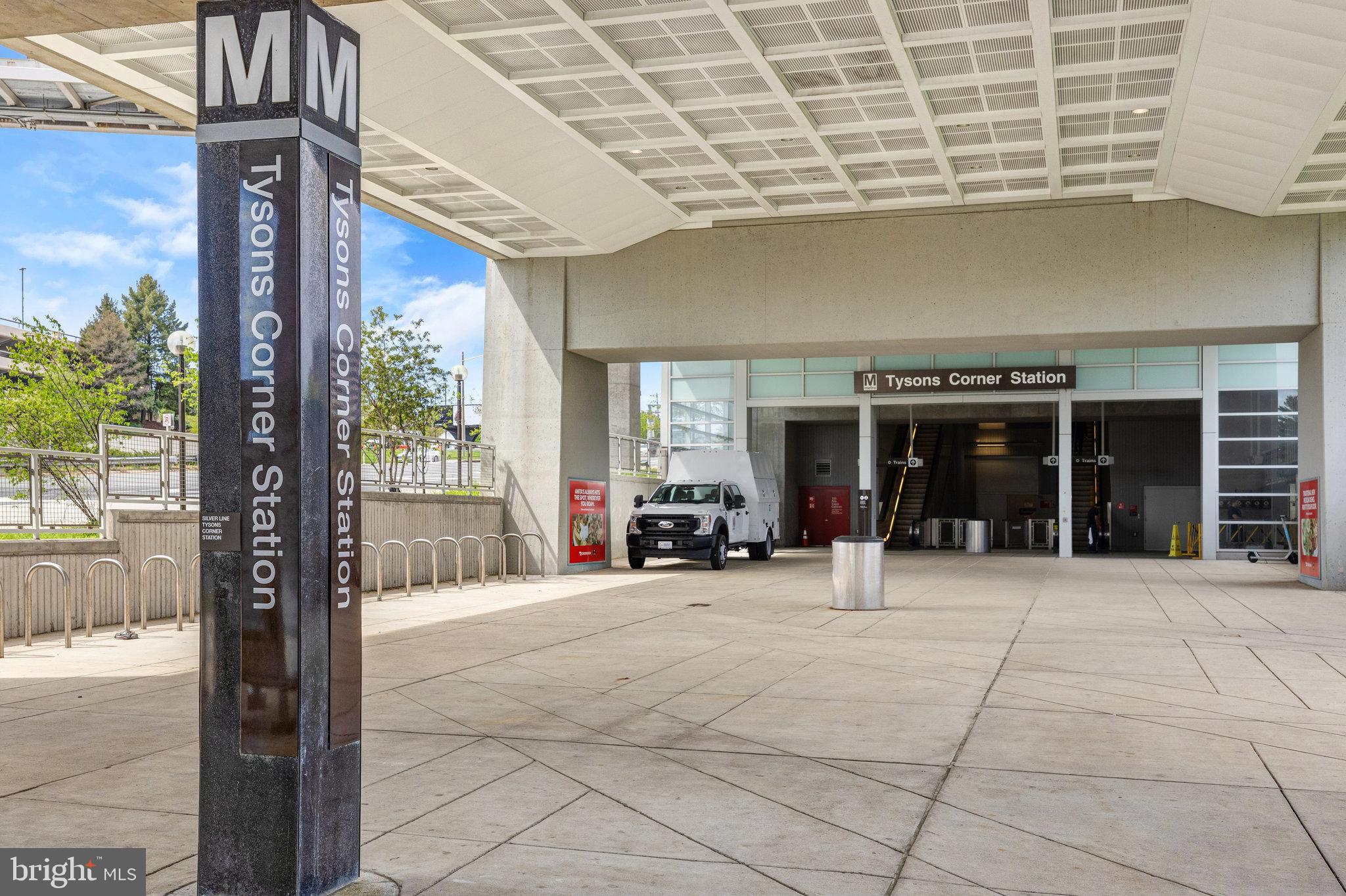 MC LEAN HUNT ESTATES - Residential