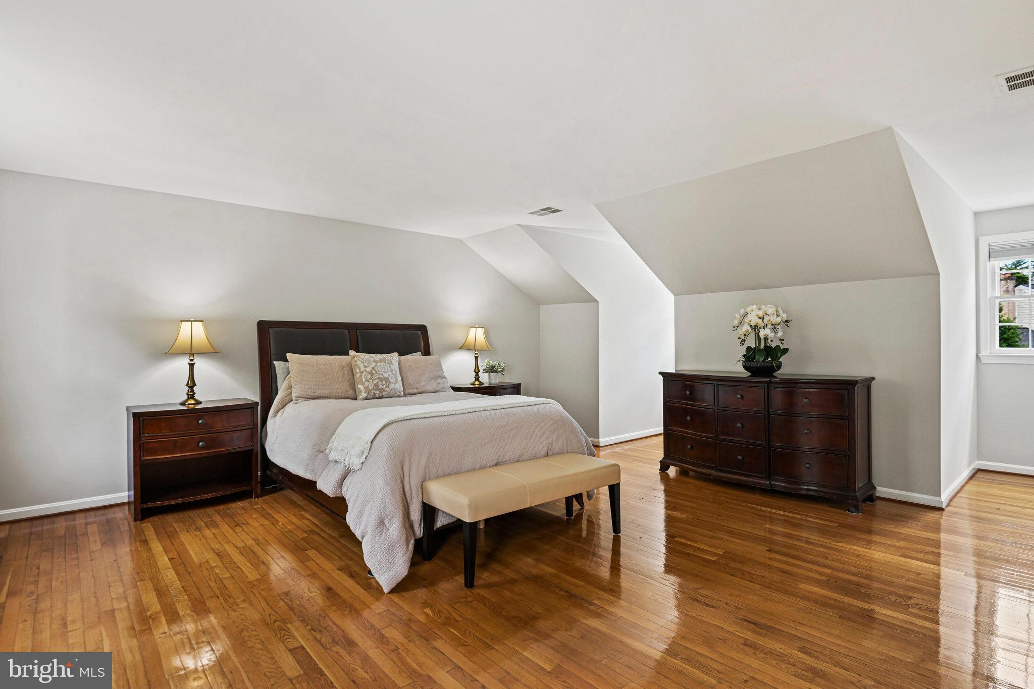 MC LEAN HUNT ESTATES - Residential