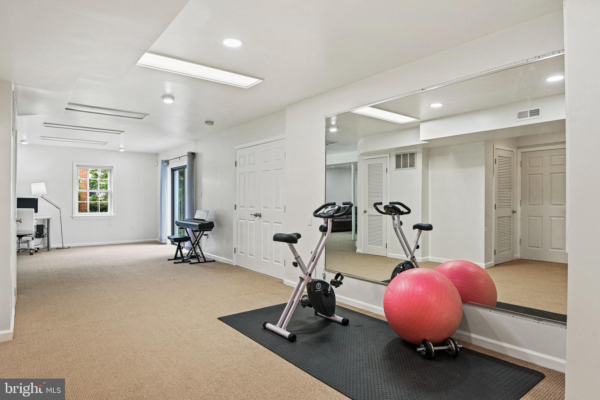 MC LEAN HUNT ESTATES - Residential