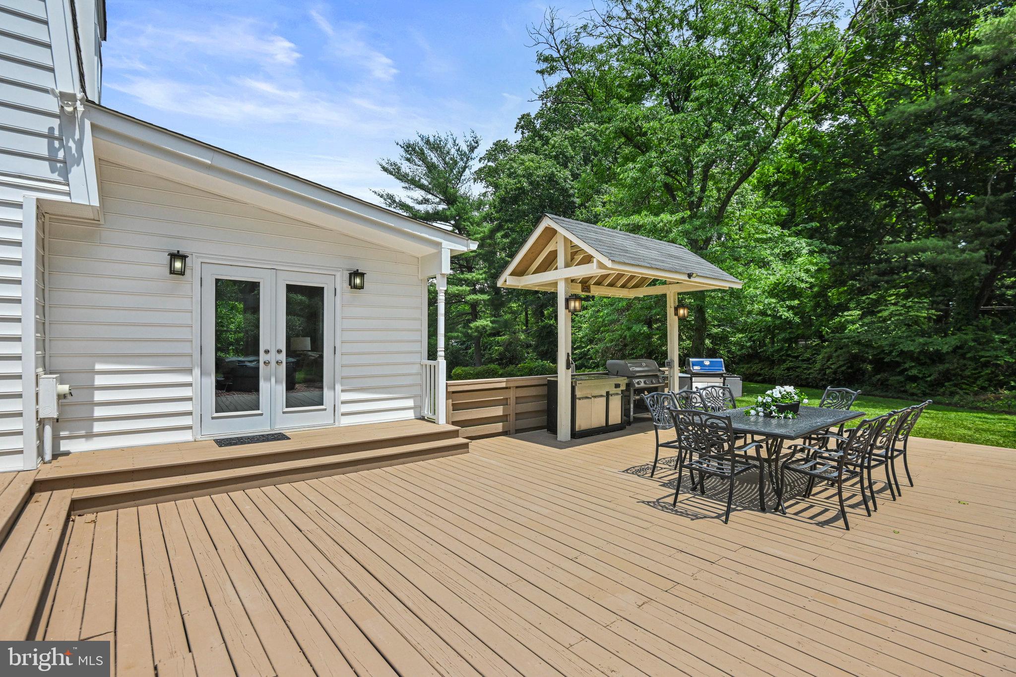 MC LEAN HUNT ESTATES - Residential