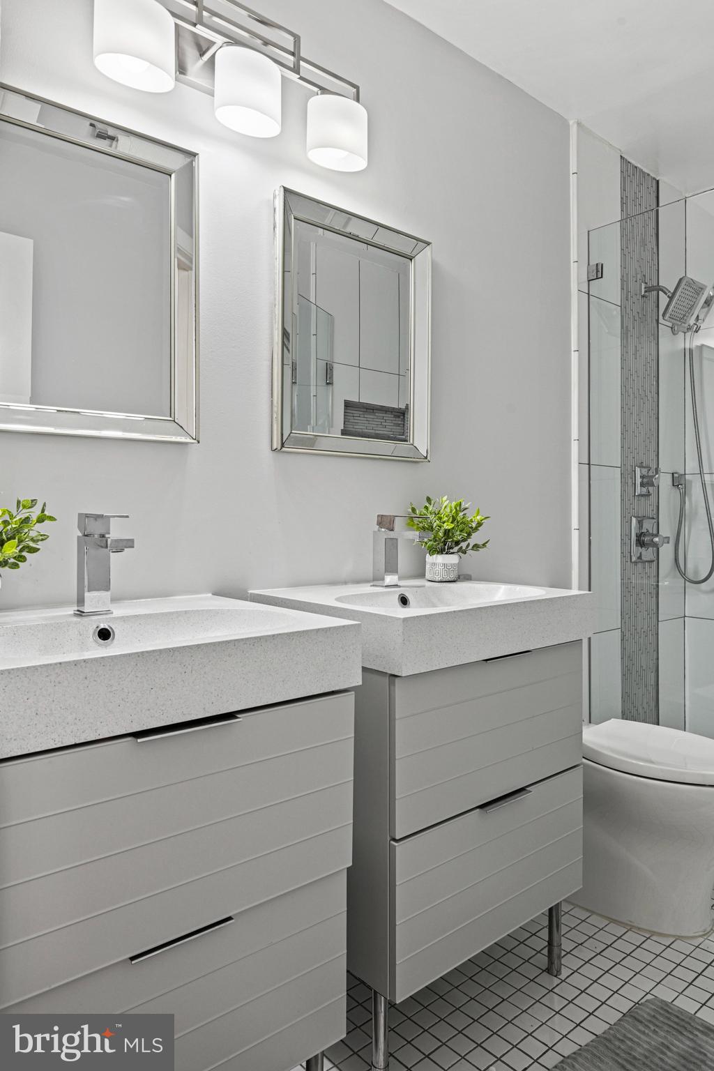 MC LEAN HUNT ESTATES - Residential