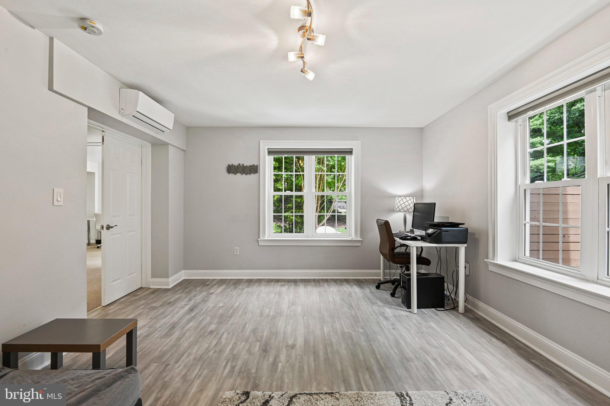 MC LEAN HUNT ESTATES - Residential