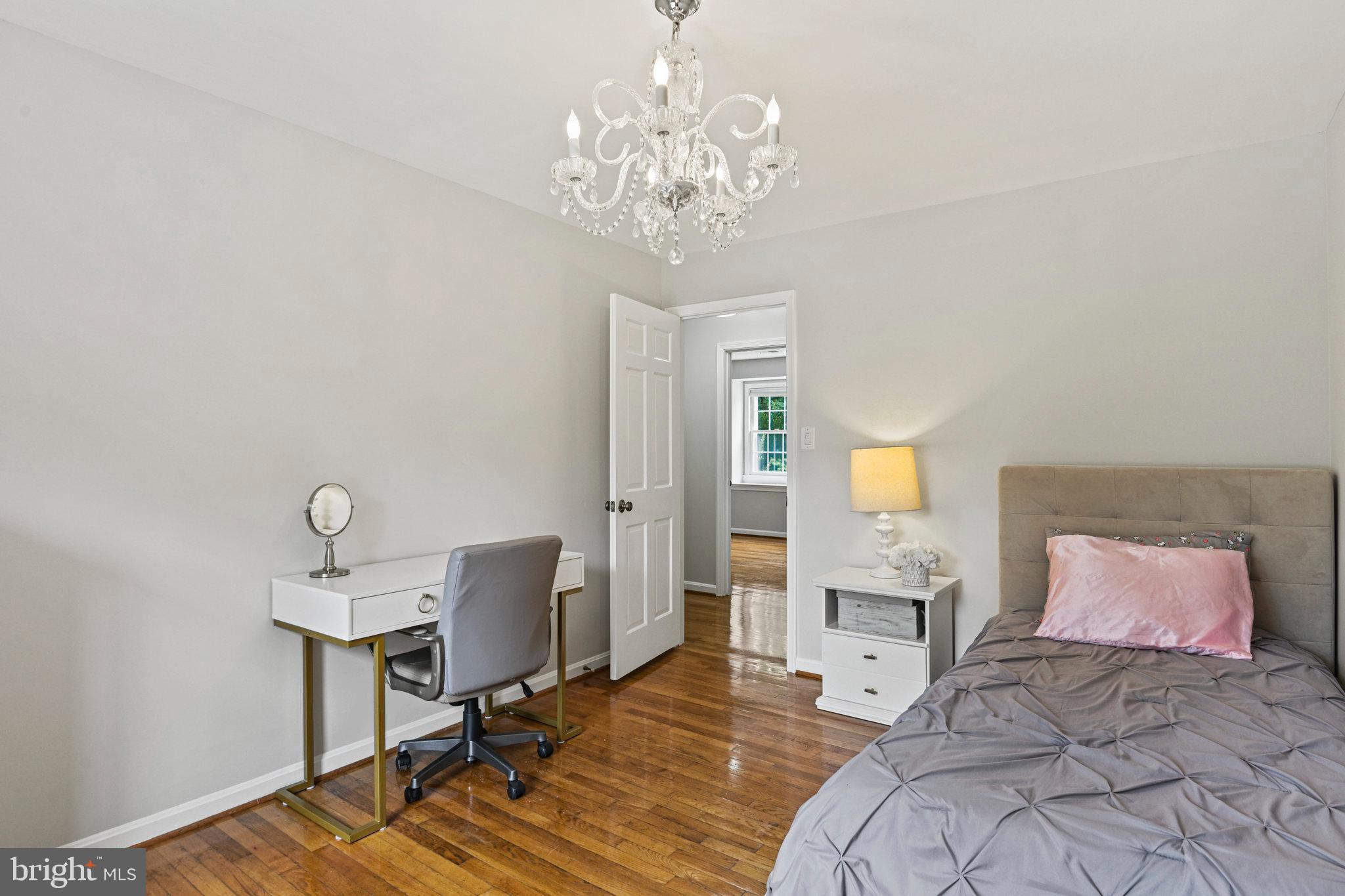 MC LEAN HUNT ESTATES - Residential