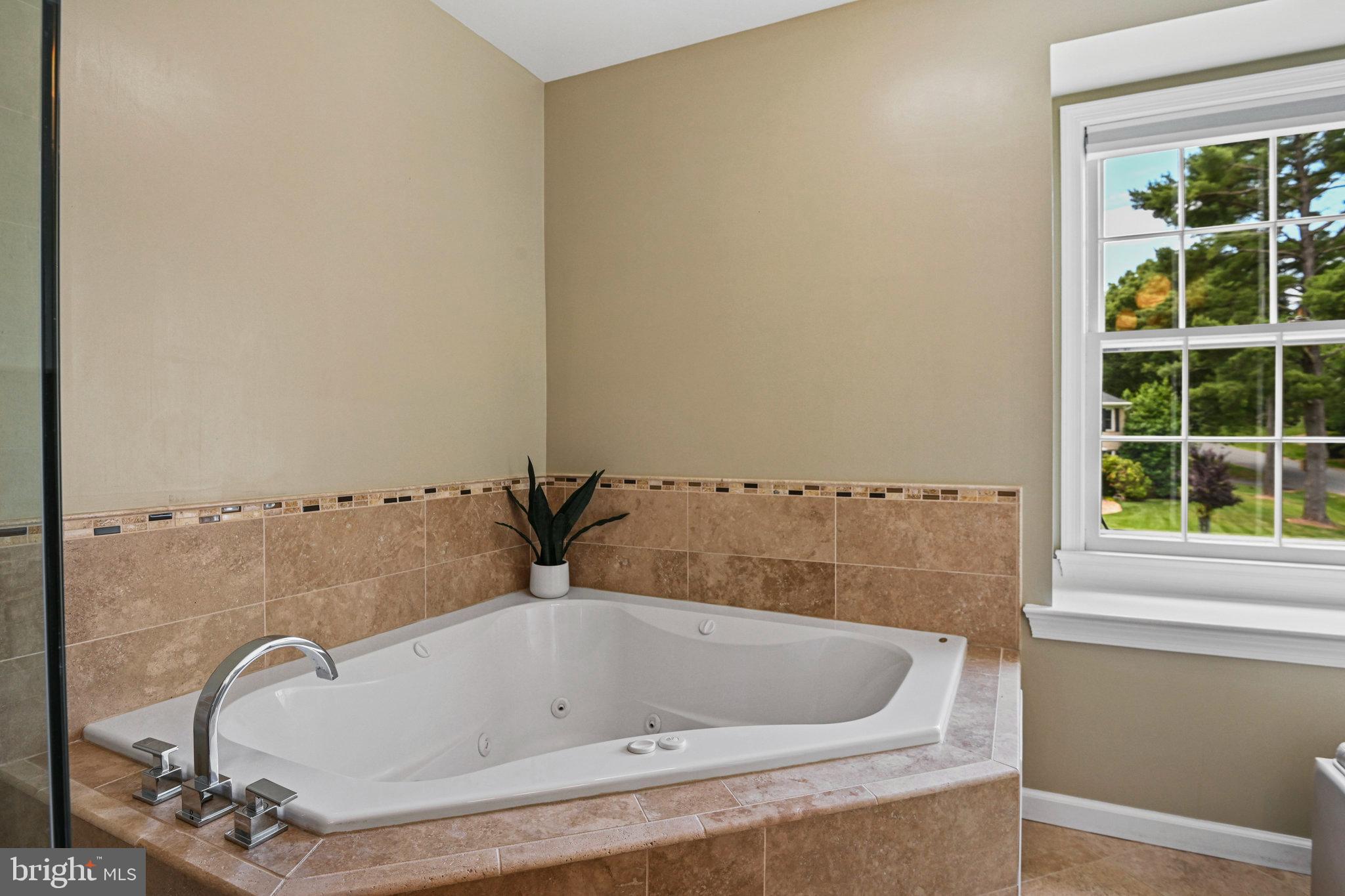 MC LEAN HUNT ESTATES - Residential