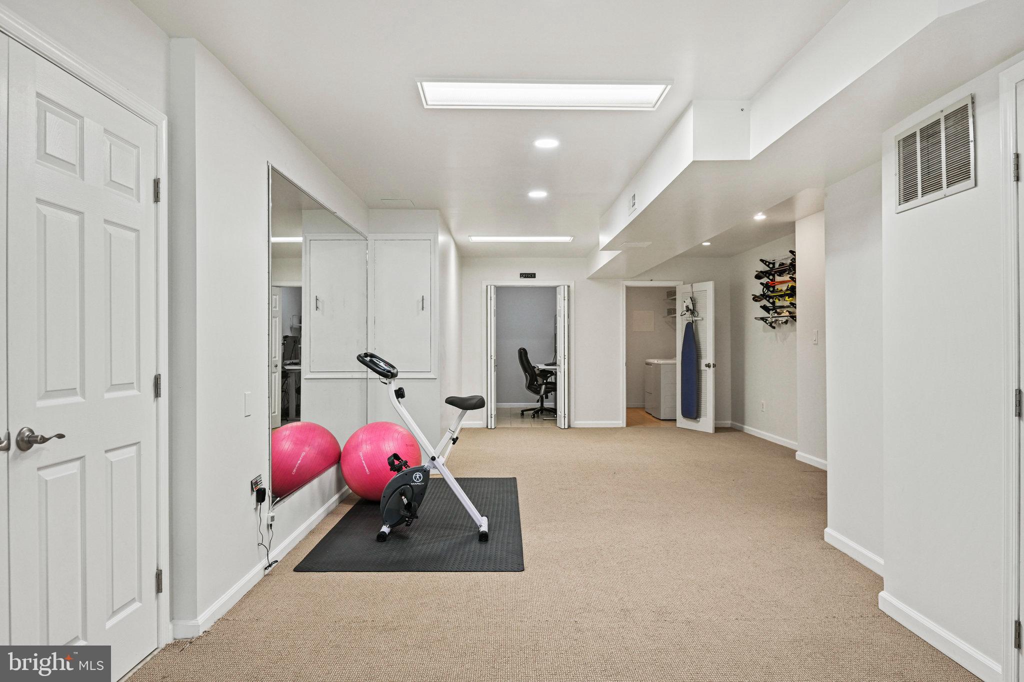 MC LEAN HUNT ESTATES - Residential