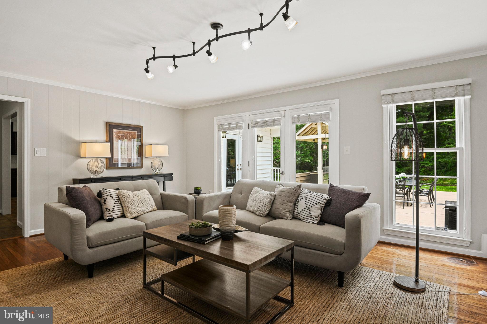 MC LEAN HUNT ESTATES - Residential