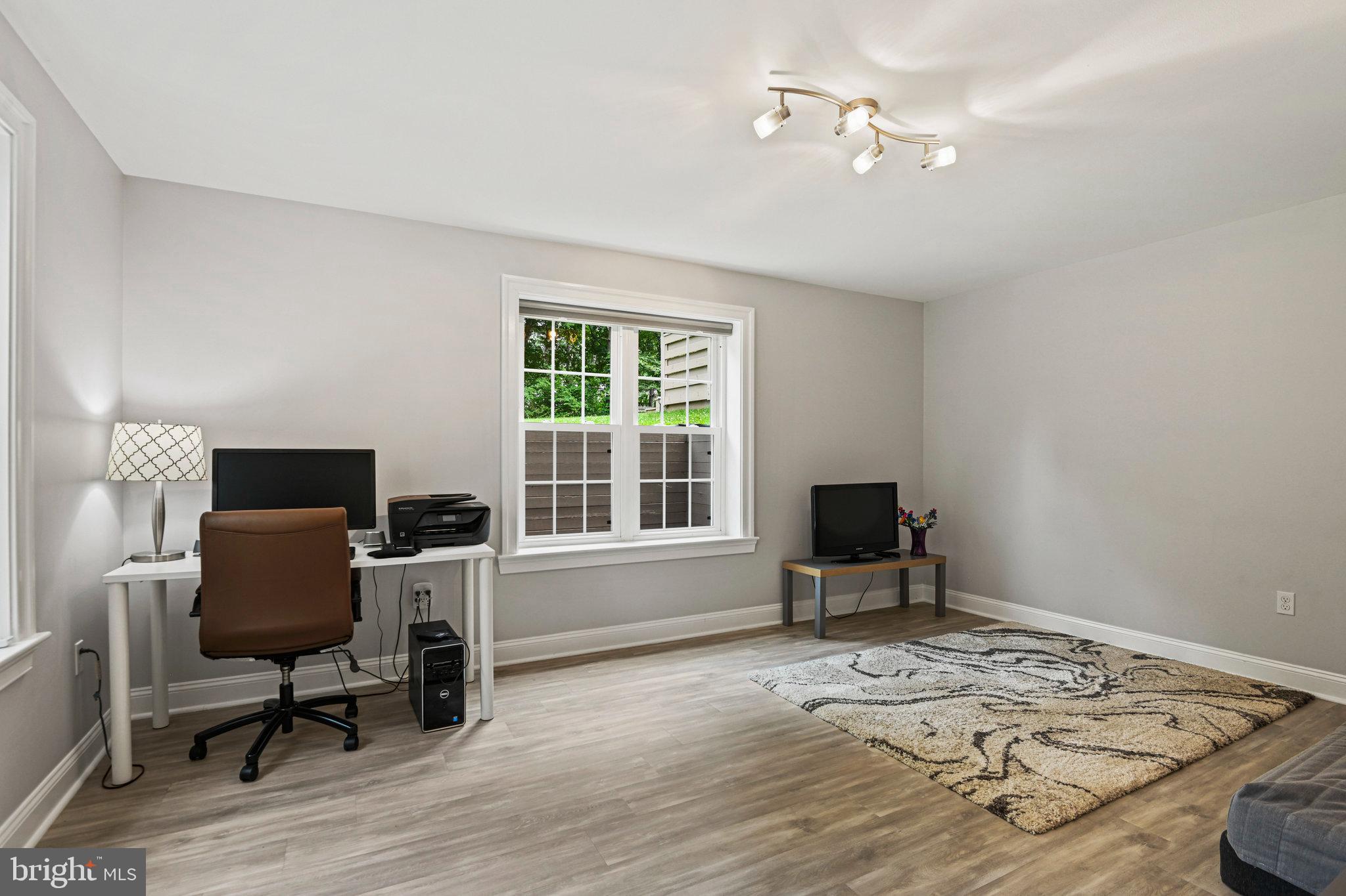 MC LEAN HUNT ESTATES - Residential