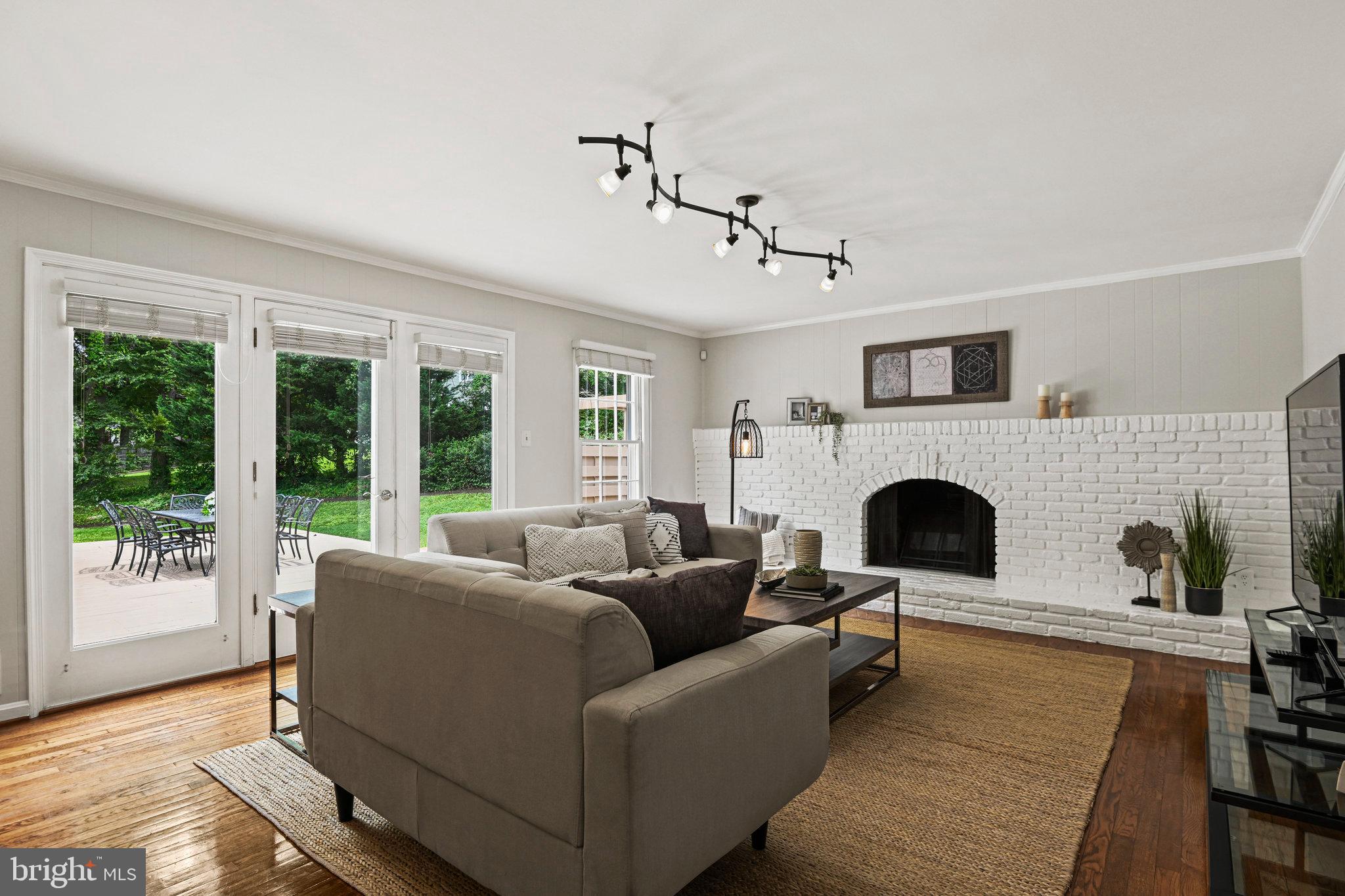 MC LEAN HUNT ESTATES - Residential