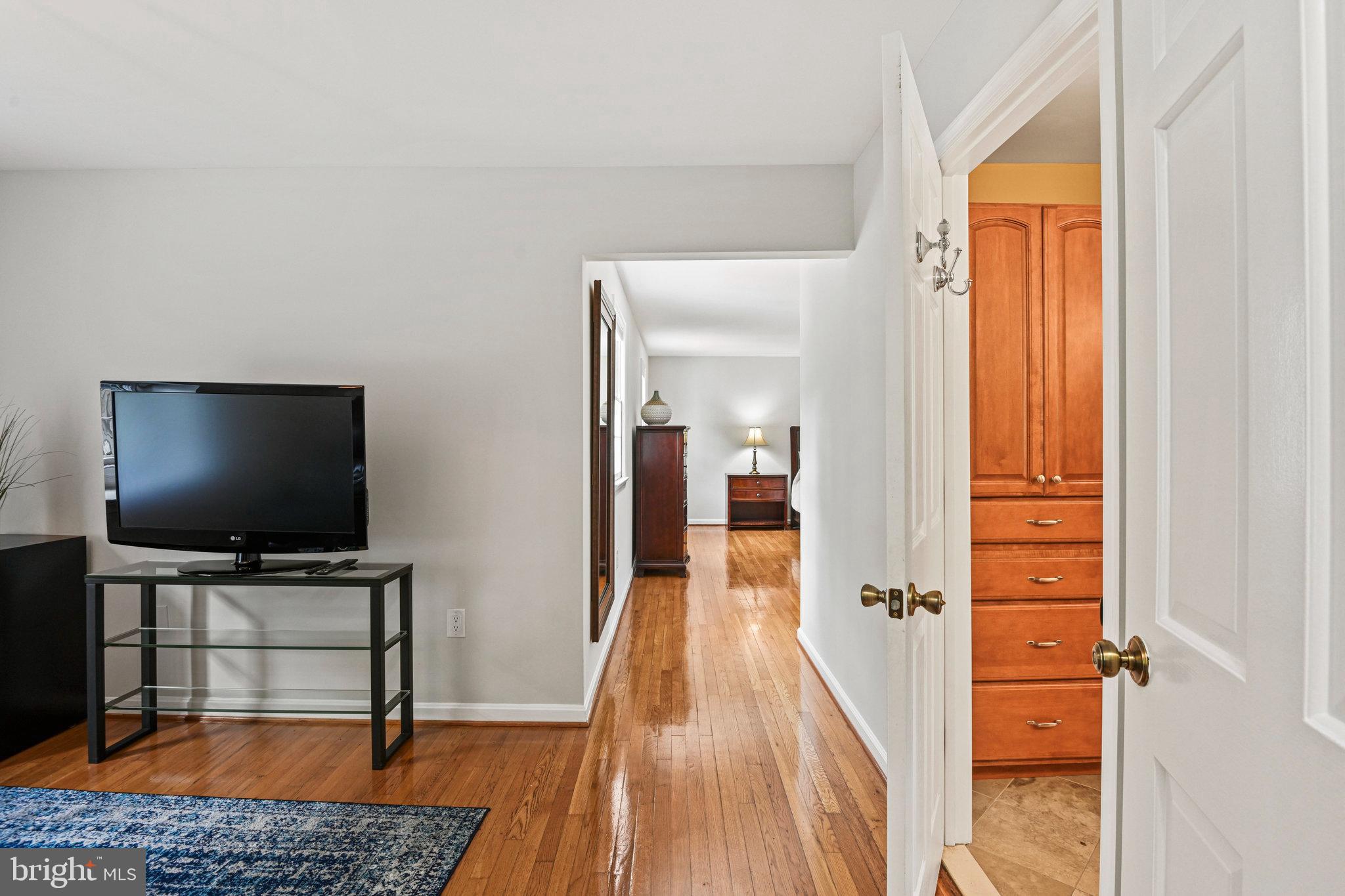 MC LEAN HUNT ESTATES - Residential