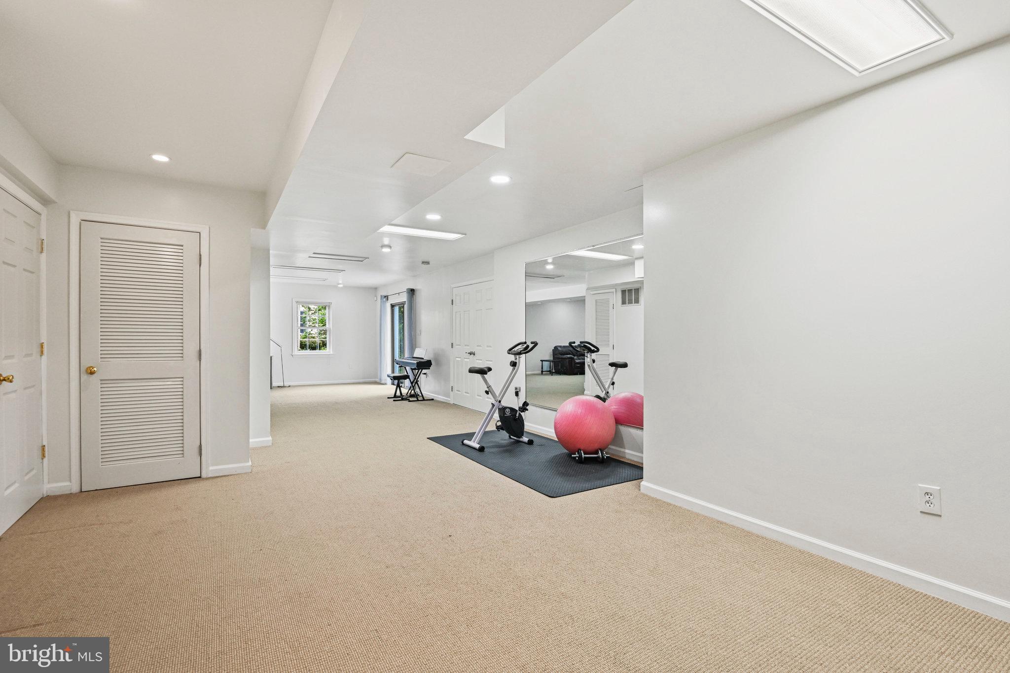 MC LEAN HUNT ESTATES - Residential