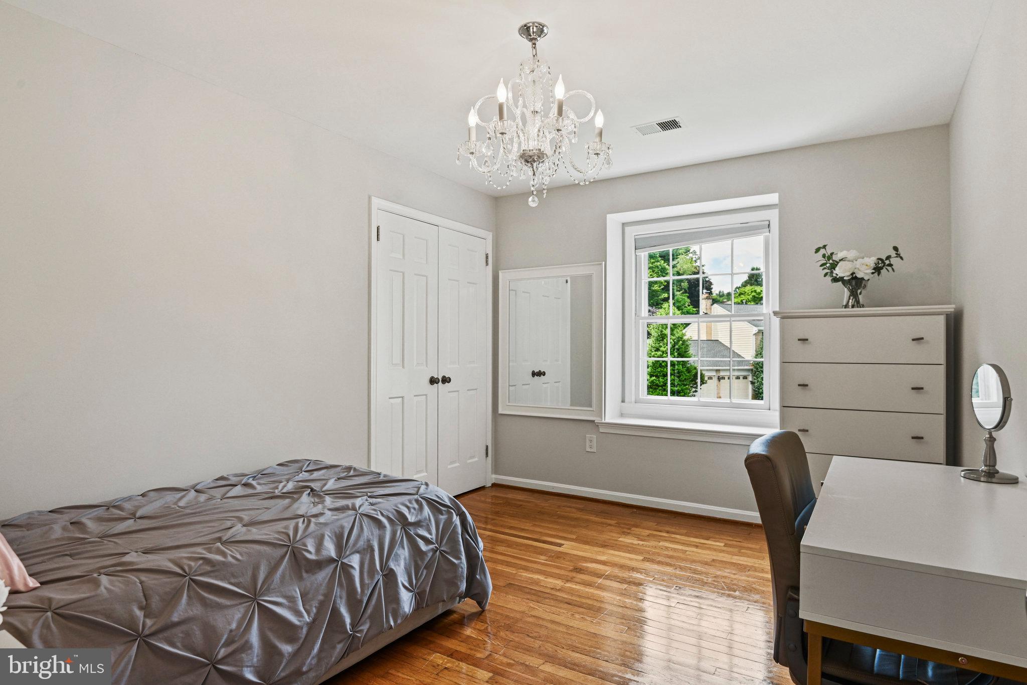 MC LEAN HUNT ESTATES - Residential