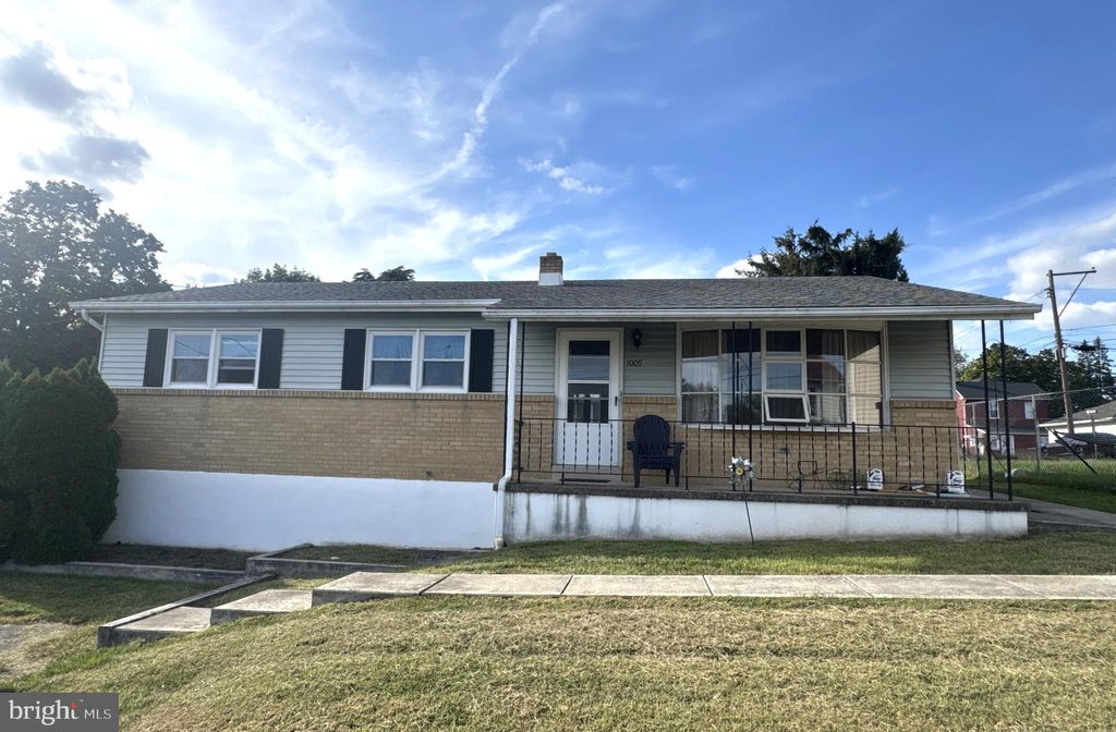 Photo of 1009 Main Street, HARRISBURG, PA 17113 (MLS # PADA2050306)