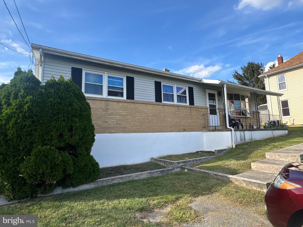 Photo of 1009 Main Street, HARRISBURG, PA 17113 (MLS # PADA2050306)