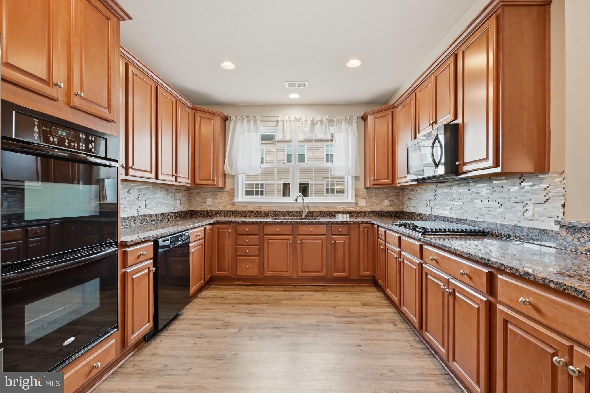 22725 BEACON CREST TERRACE 22725
