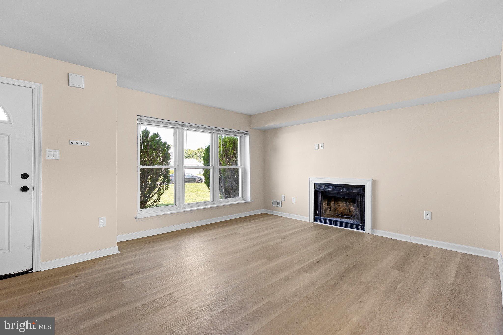 8 BERGEN COURT