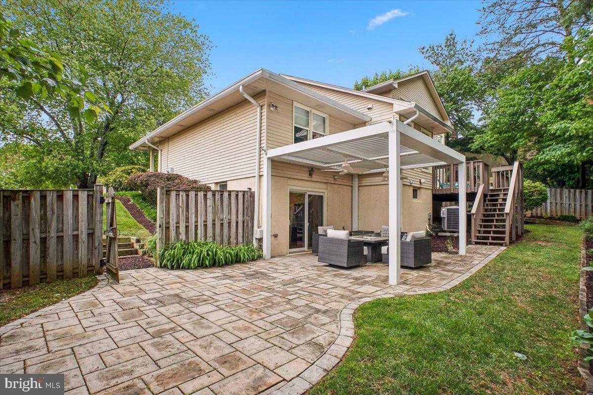 OAKTON GLEN - Residential