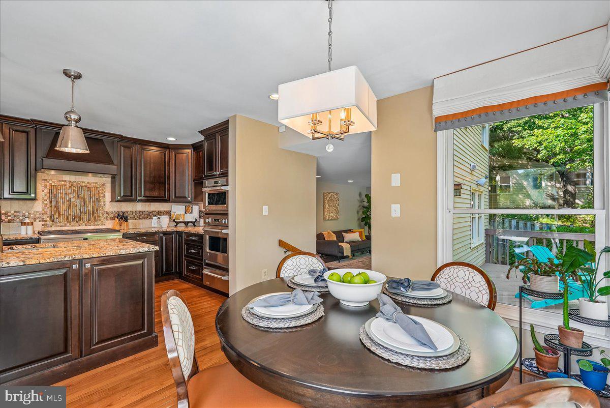 OAKTON GLEN - Residential