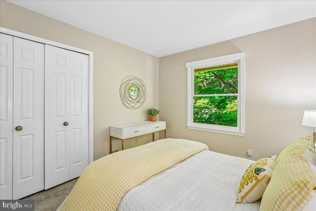 OAKTON GLEN - Residential