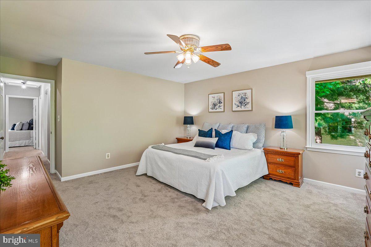 OAKTON GLEN - Residential