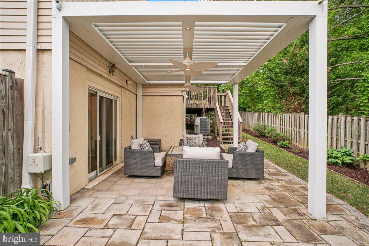 OAKTON GLEN - Residential