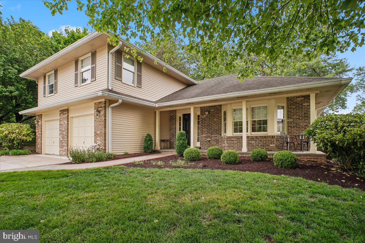 OAKTON GLEN - Residential