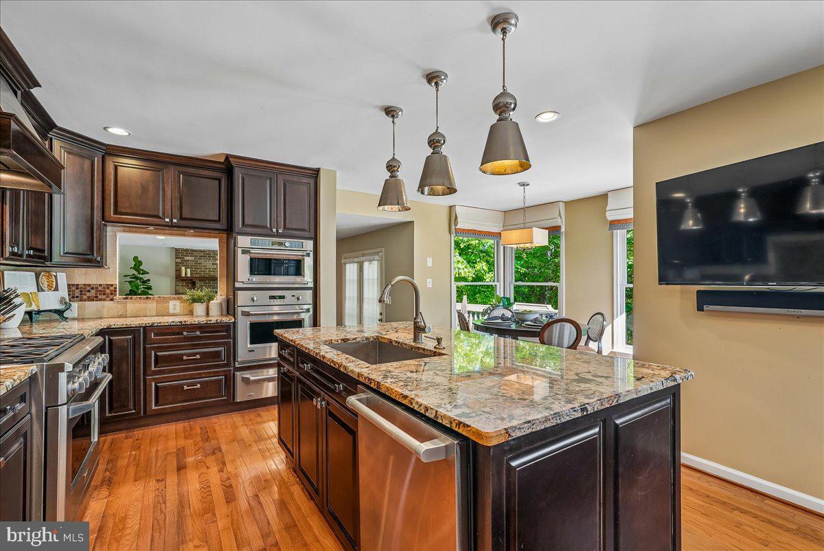 OAKTON GLEN - Residential