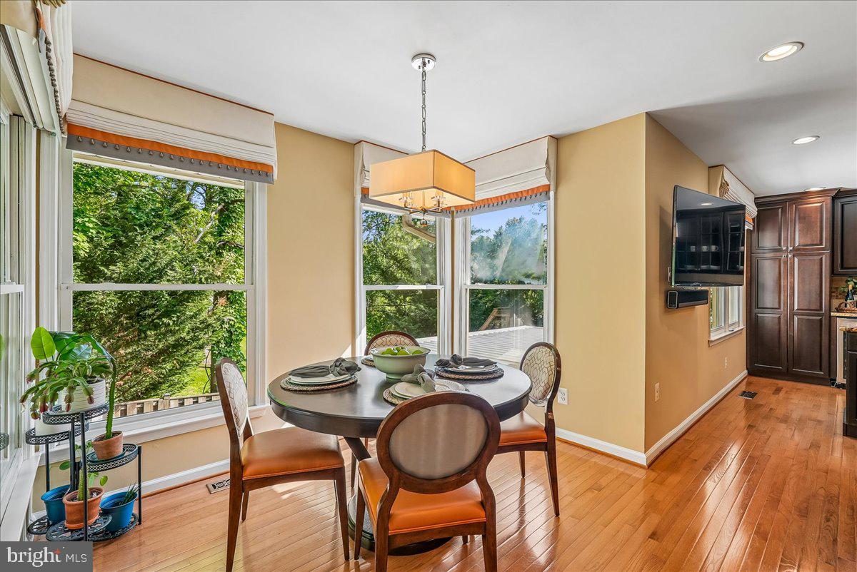 OAKTON GLEN - Residential