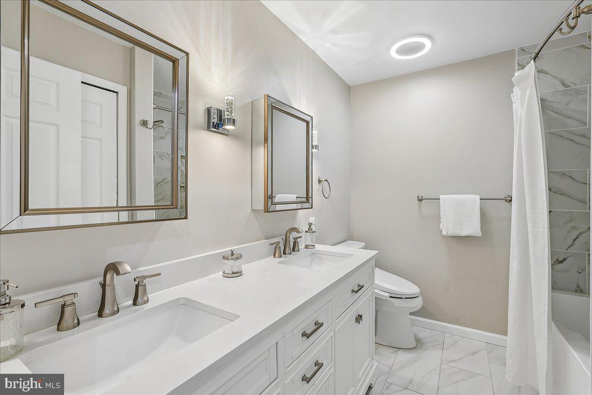 OAKTON GLEN - Residential