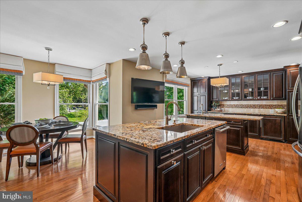 OAKTON GLEN - Residential