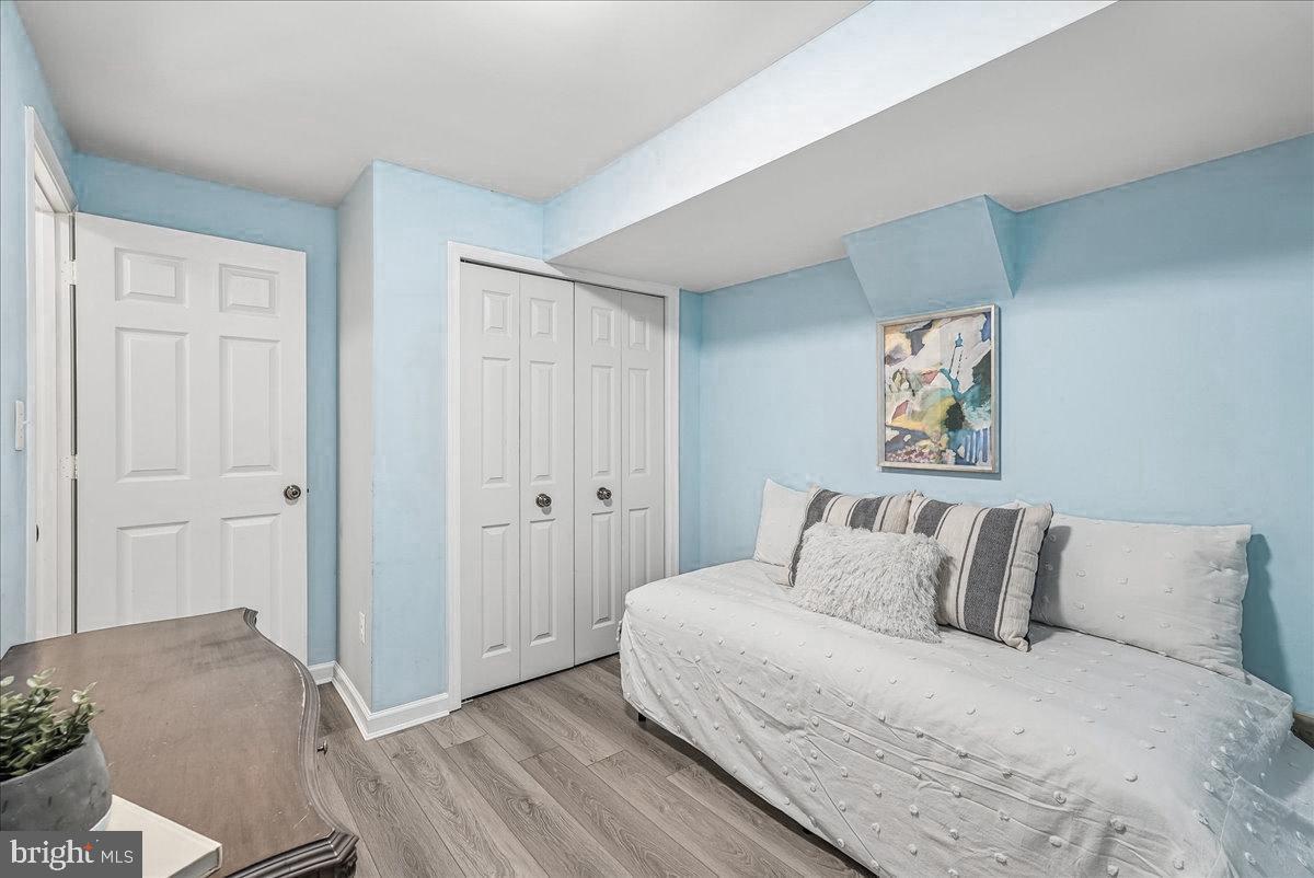 OAKTON GLEN - Residential