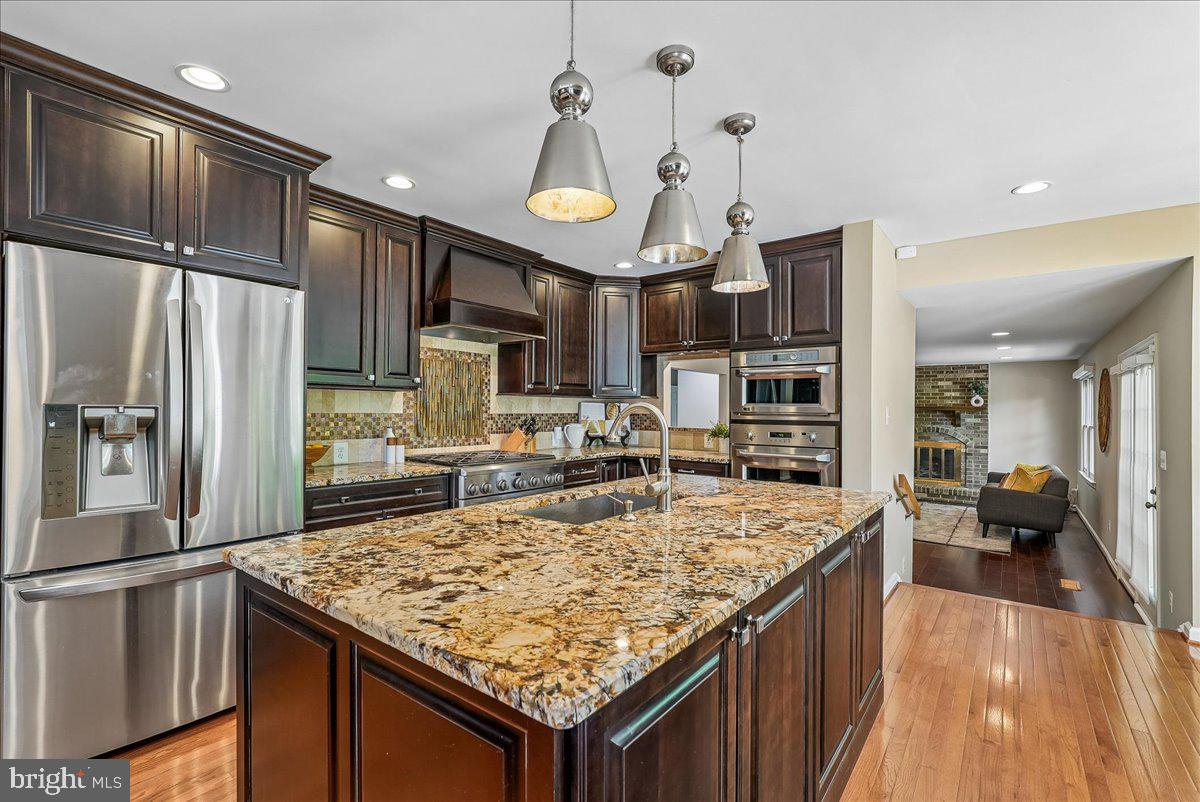 OAKTON GLEN - Residential
