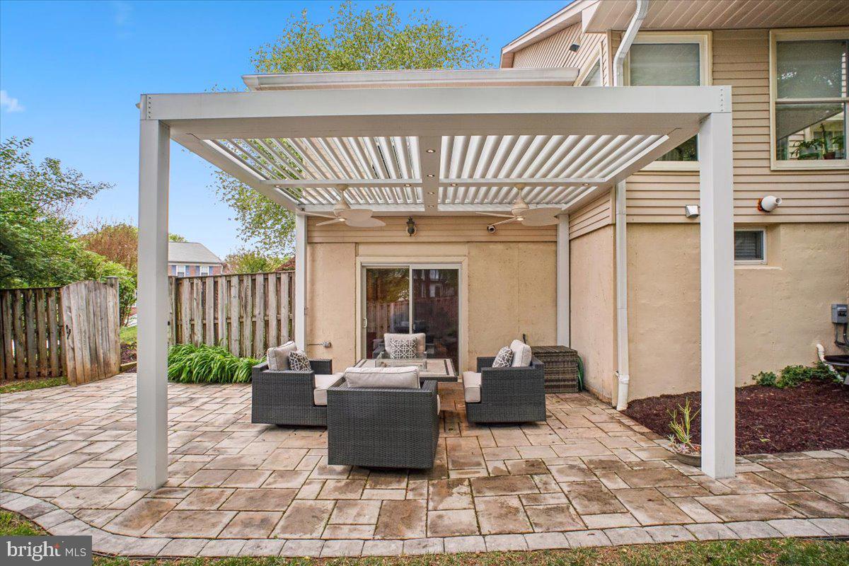 OAKTON GLEN - Residential