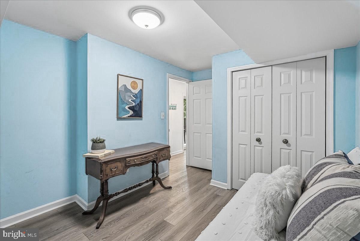 OAKTON GLEN - Residential