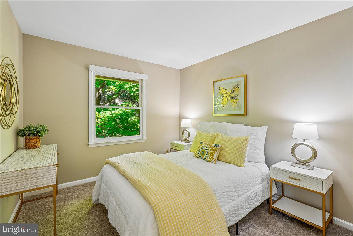 OAKTON GLEN - Residential