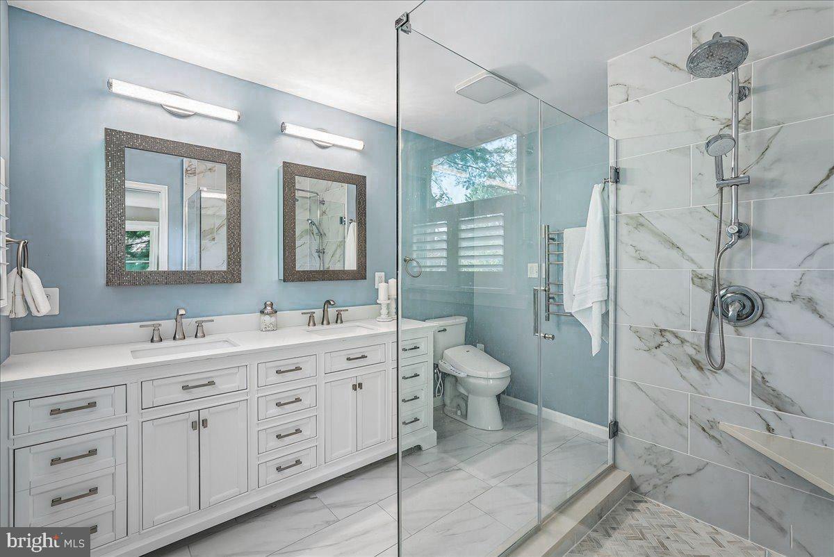 OAKTON GLEN - Residential