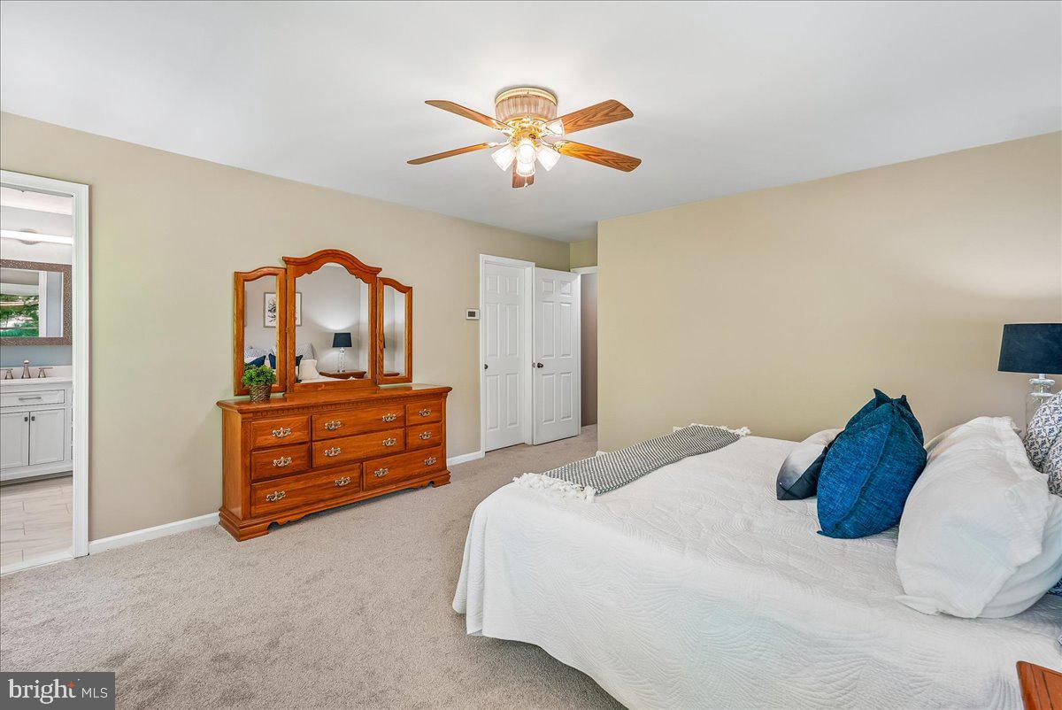 OAKTON GLEN - Residential